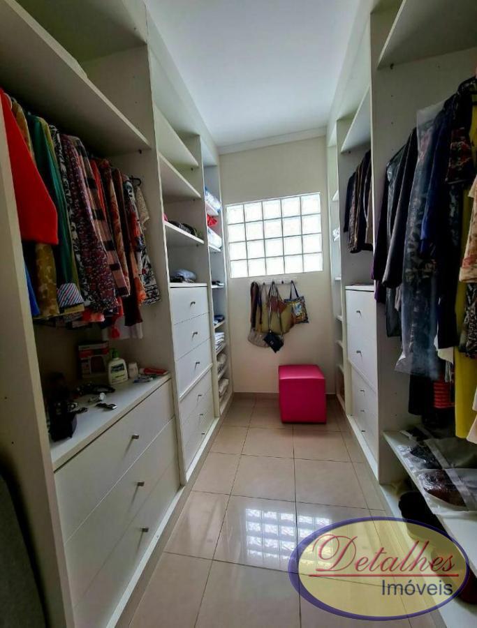 Casa à venda com 3 quartos, 250m² - Foto 9