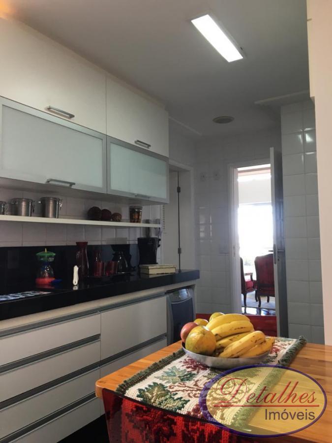 Apartamento à venda com 4 quartos, 300m² - Foto 2