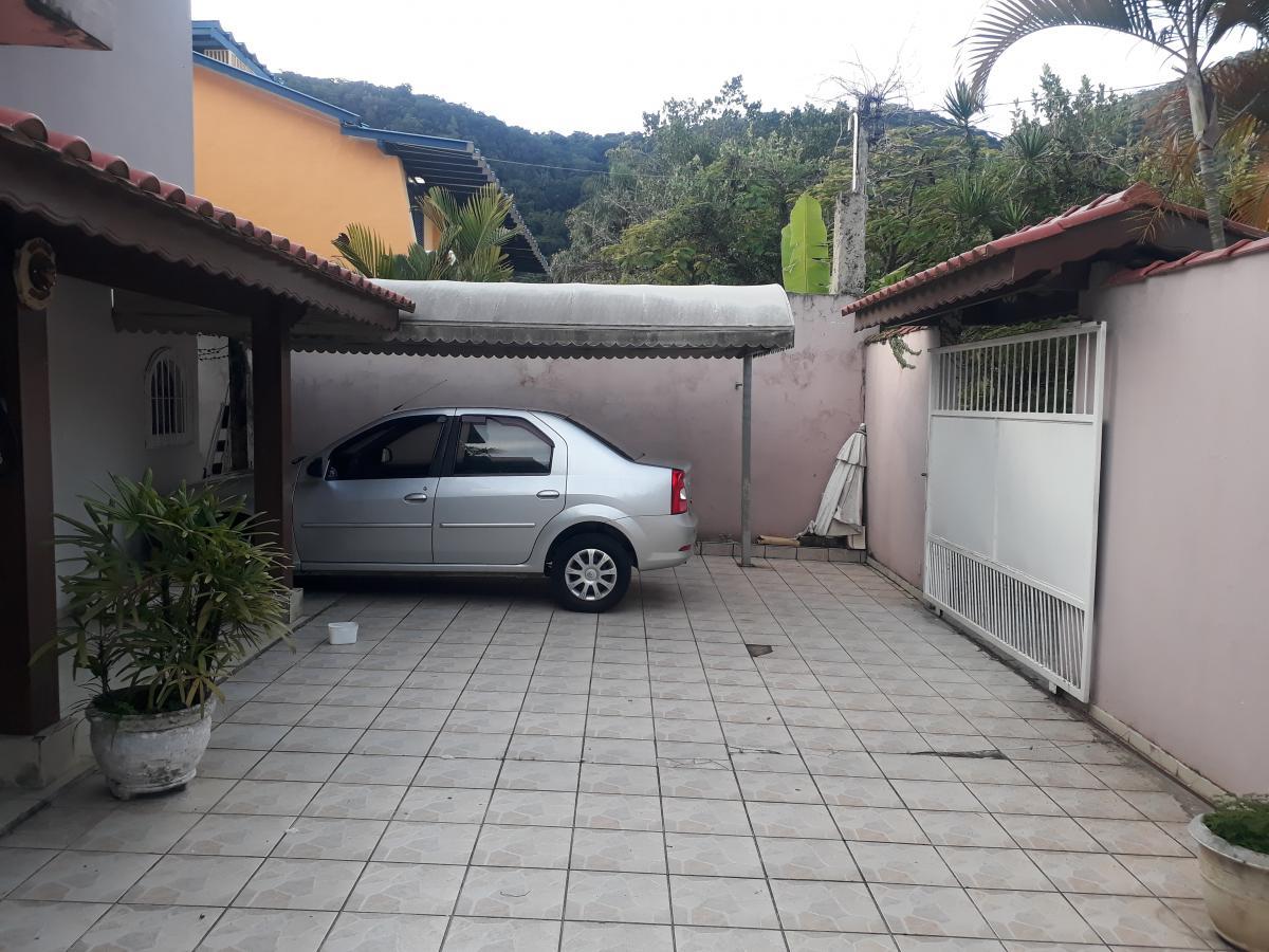 Casa à venda com 4 quartos, 381m² - Foto 1