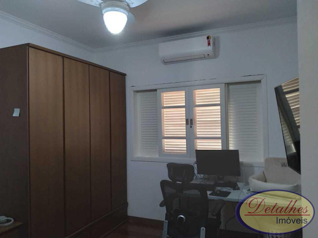 Casa à venda com 4 quartos, 250m² - Foto 14