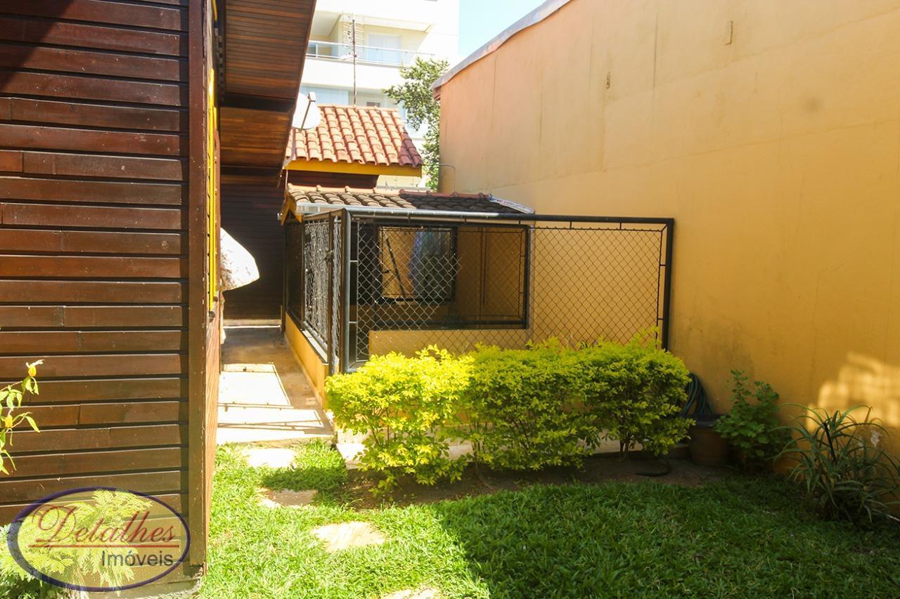 Casa à venda com 3 quartos, 900m² - Foto 26