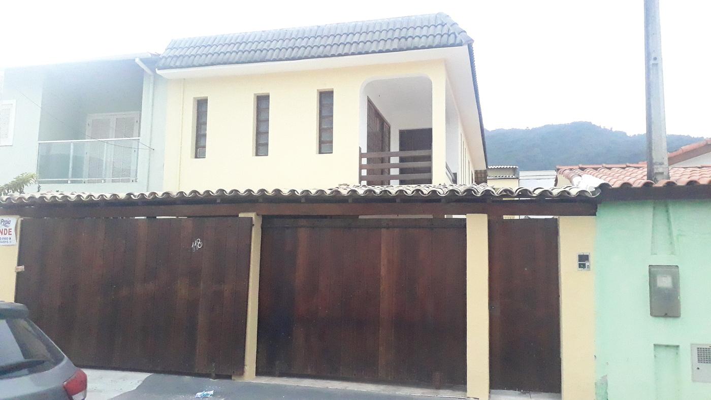 Casa à venda com 3 quartos, 270m² - Foto 1