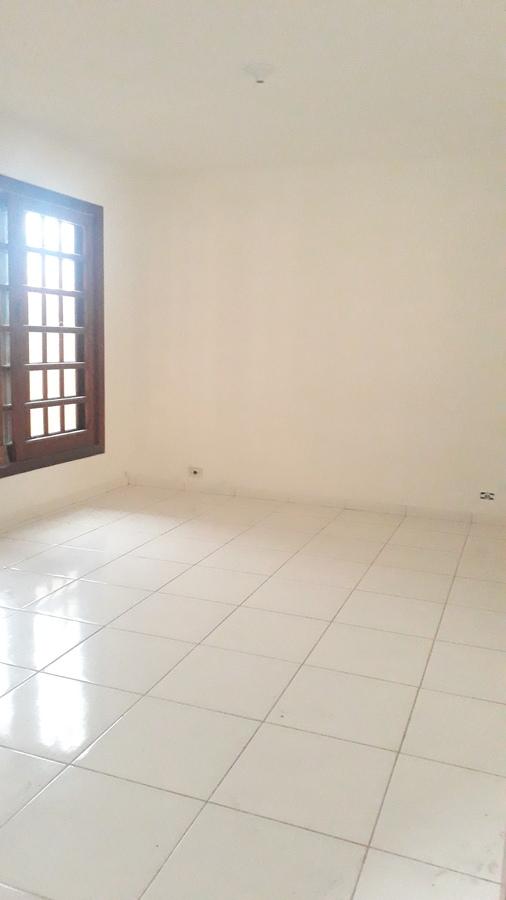 Casa à venda com 3 quartos, 270m² - Foto 2