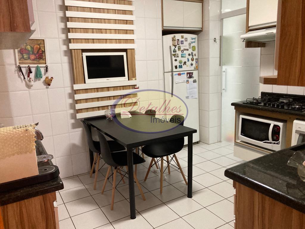 Apartamento à venda com 3 quartos, 94m² - Foto 8