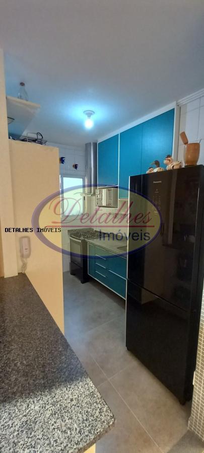 Apartamento à venda com 3 quartos, 78m² - Foto 2