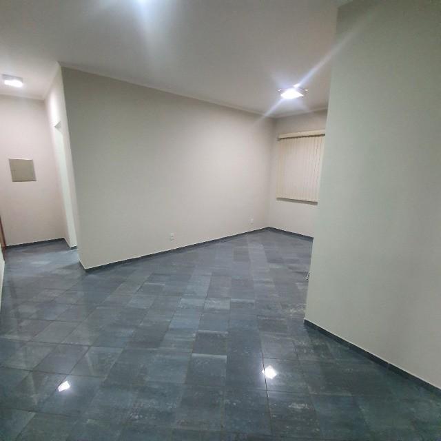 Apartamento à venda com 2 quartos, 65m² - Foto 2