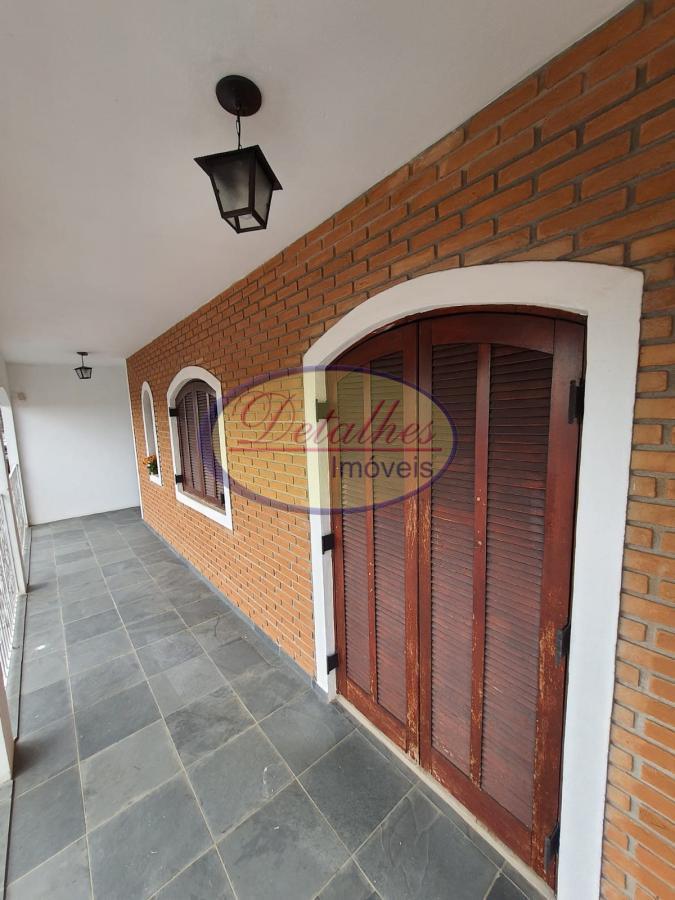 Casa à venda com 3 quartos, 228m² - Foto 4