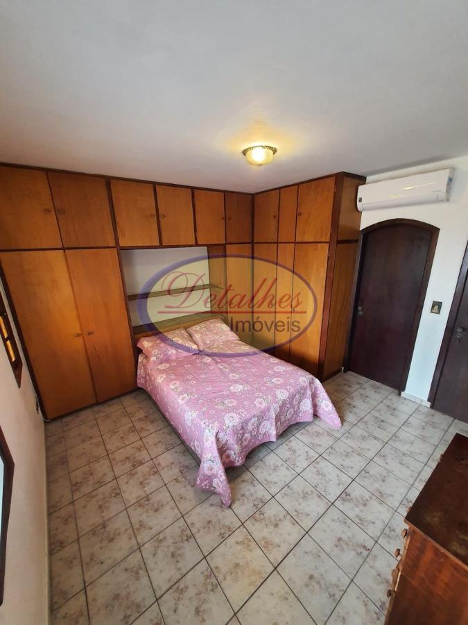 Casa à venda com 3 quartos, 228m² - Foto 13