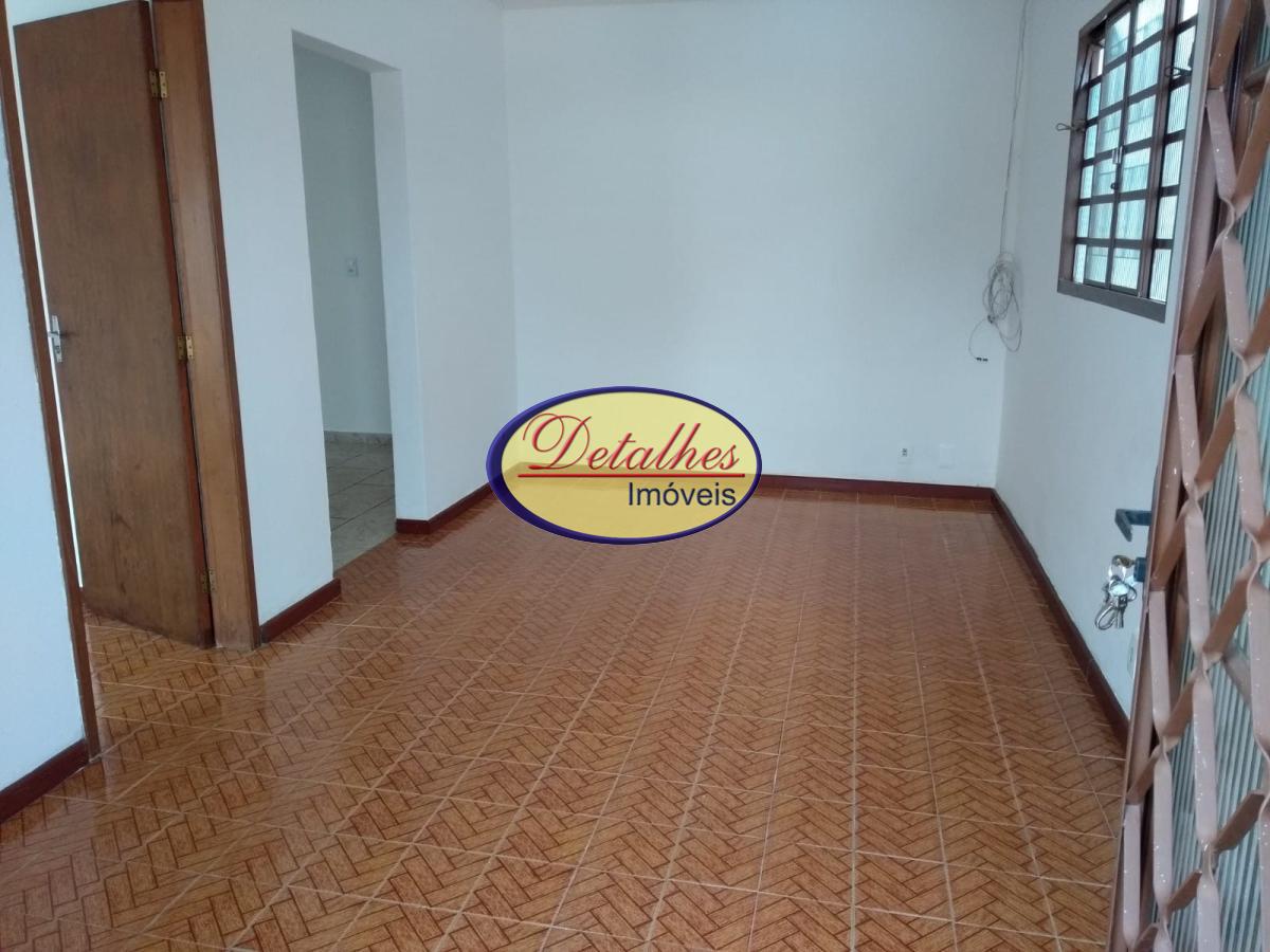 Casa à venda com 3 quartos, 160m² - Foto 1