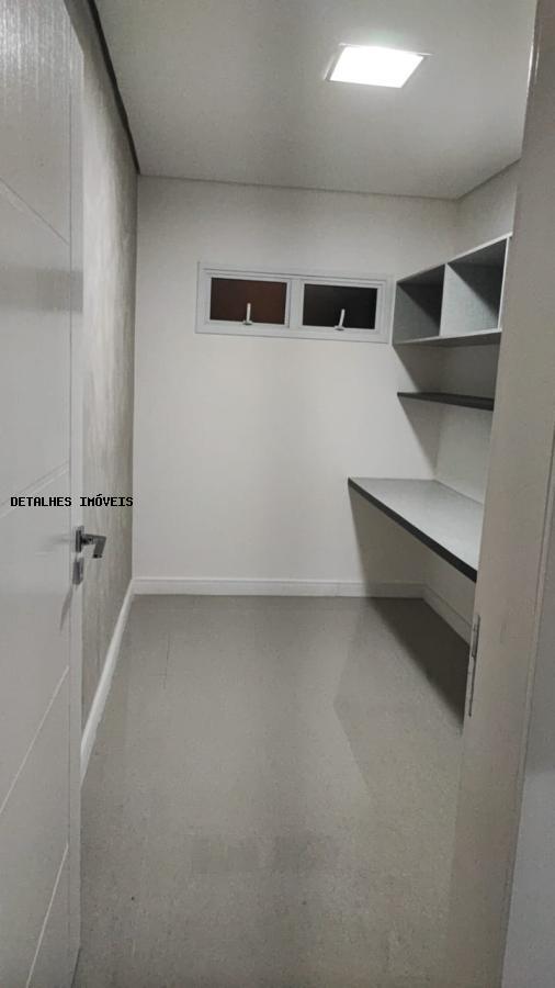 Casa à venda com 3 quartos, 300m² - Foto 9