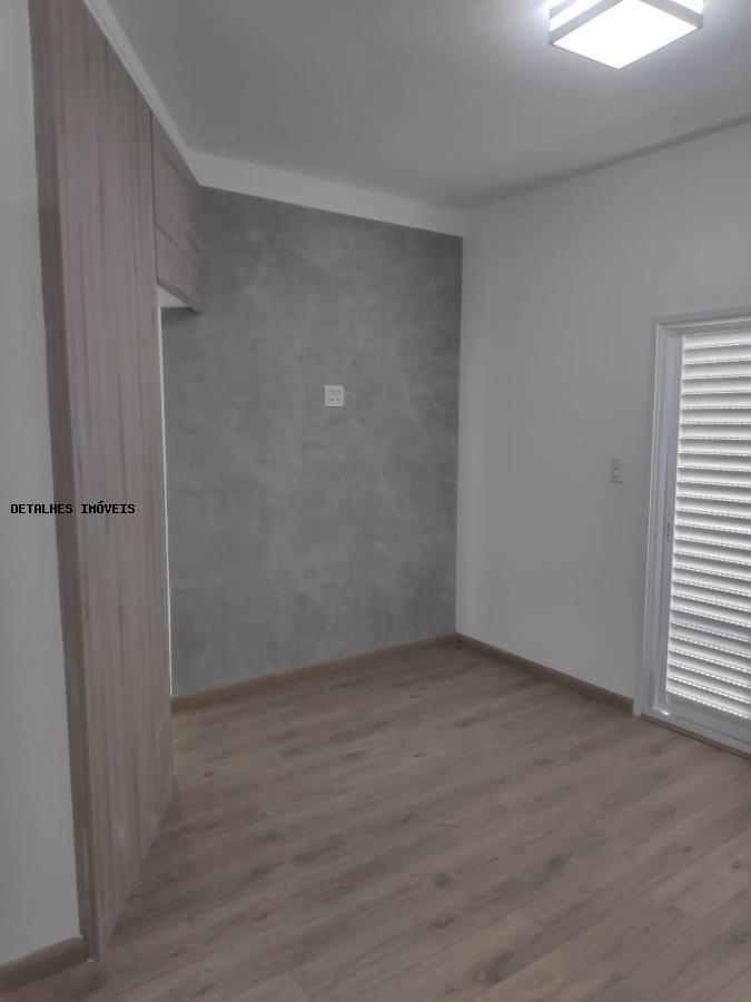 Casa à venda com 3 quartos, 300m² - Foto 44