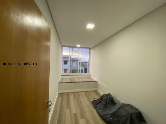 Casa à venda com 3 quartos, 450m² - Foto 2