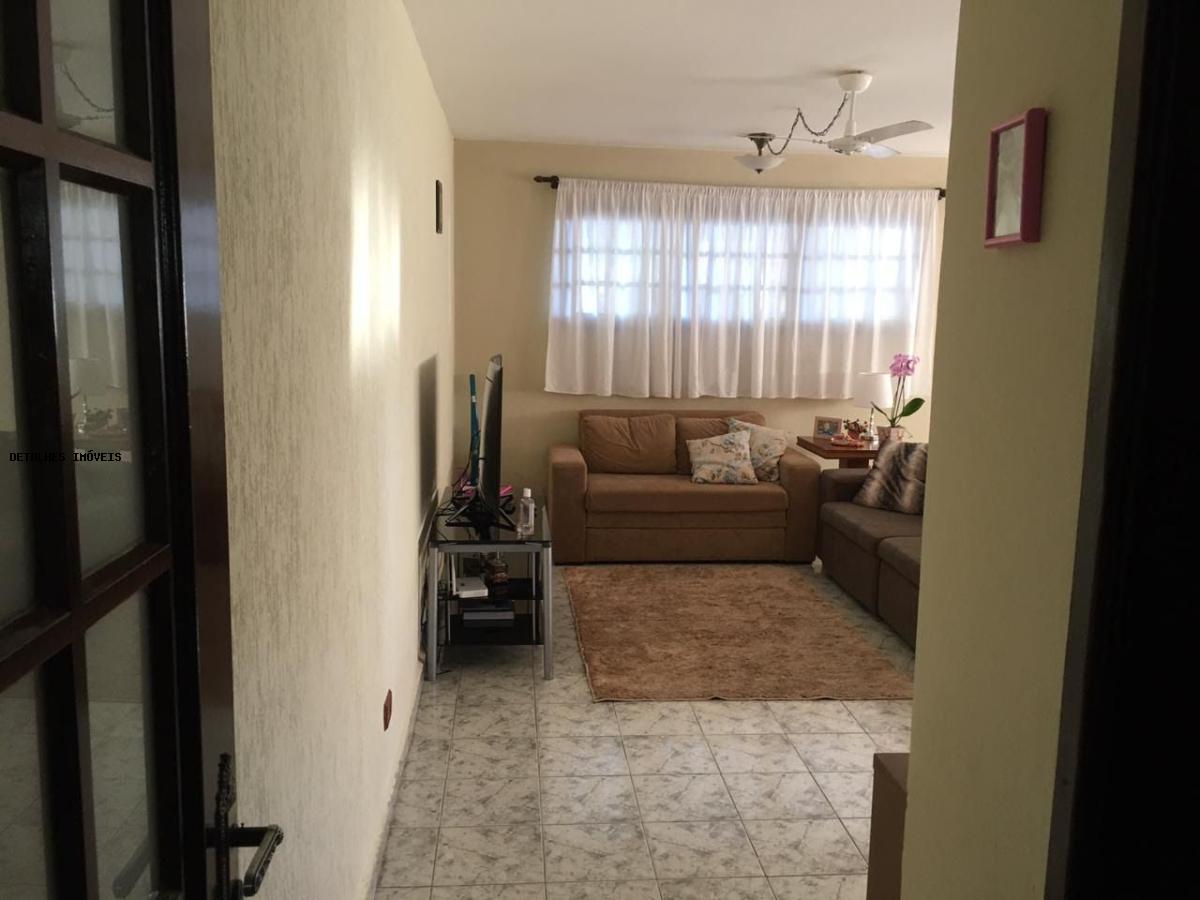 Casa à venda com 3 quartos, 261m² - Foto 11