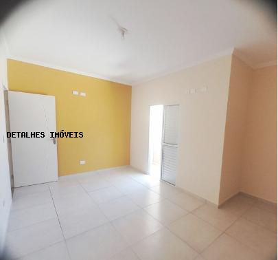 Sobrado à venda com 4 quartos, 210m² - Foto 1