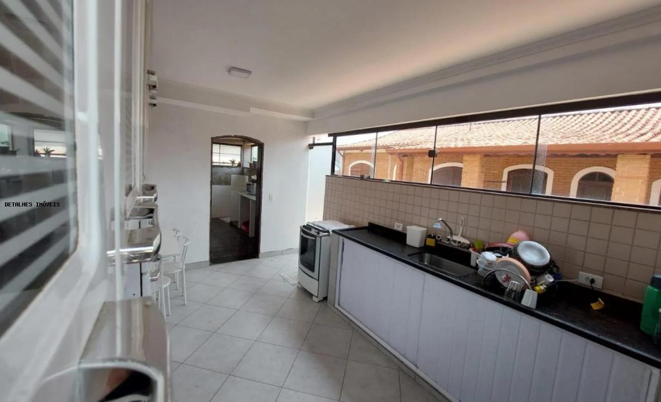 Casa à venda com 7 quartos, 327m² - Foto 20