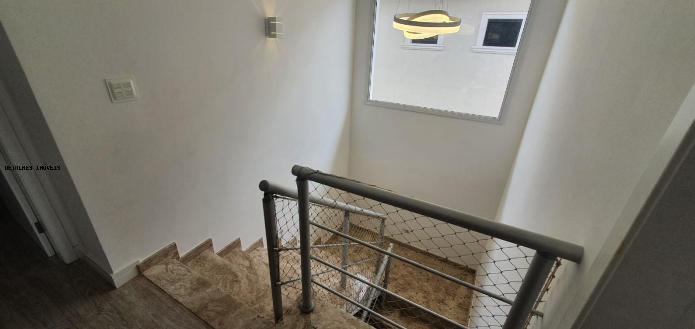 Casa à venda com 3 quartos, 210m² - Foto 14