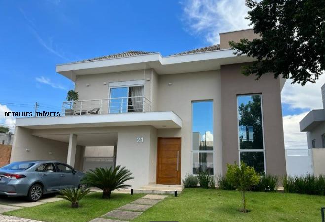 Casa à venda com 4 quartos, 270m² - Foto 1