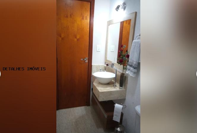 Casa à venda com 4 quartos, 260m² - Foto 16