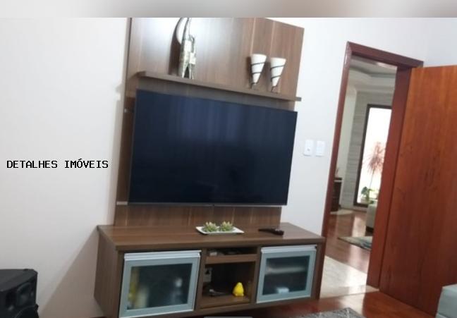 Casa à venda com 4 quartos, 260m² - Foto 18