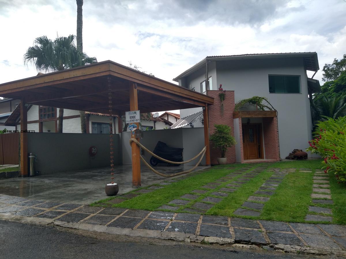 Casa à venda com 4 quartos, 418m² - Foto 1