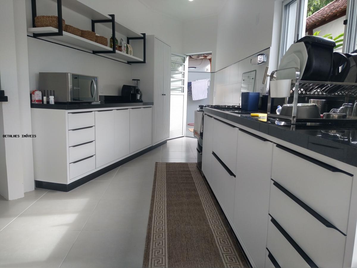 Casa à venda com 4 quartos, 418m² - Foto 17