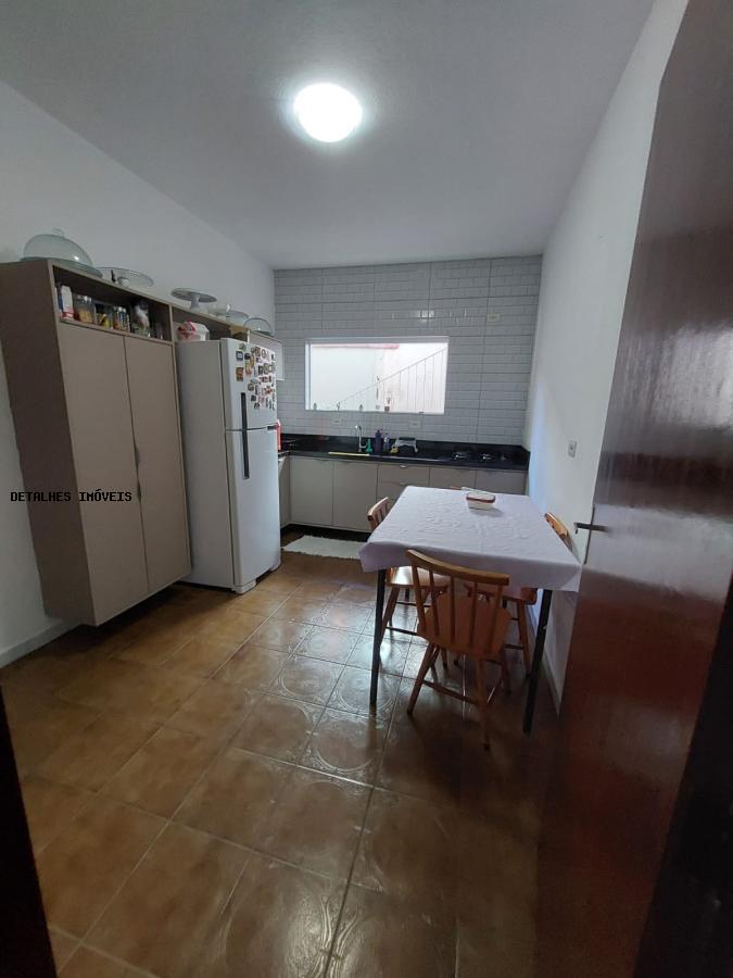 Casa à venda com 5 quartos, 309m² - Foto 13