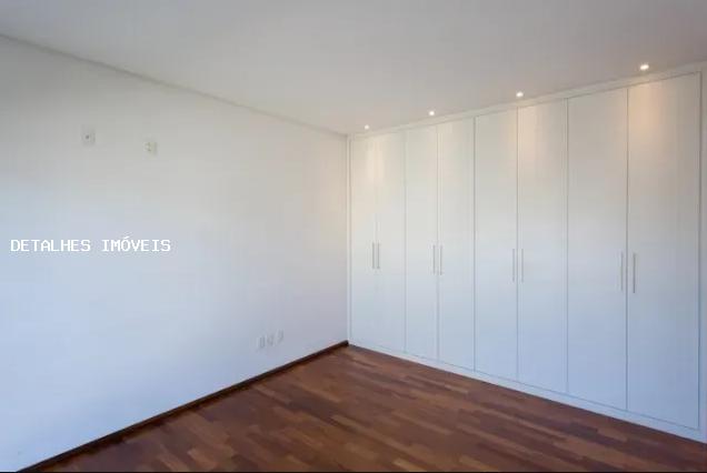 Casa à venda com 3 quartos, 225m² - Foto 9