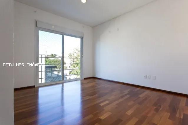 Casa à venda com 3 quartos, 225m² - Foto 16