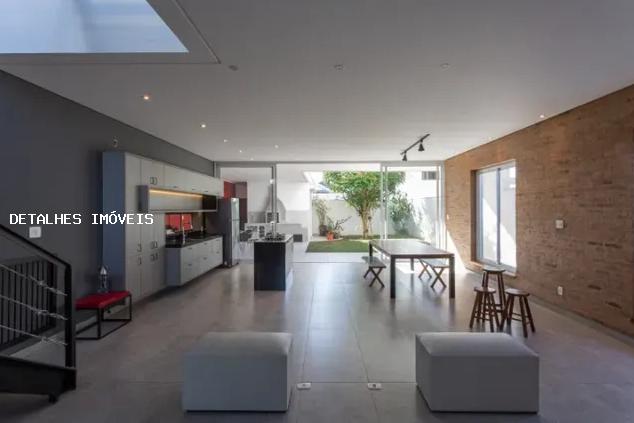 Casa à venda com 3 quartos, 225m² - Foto 19