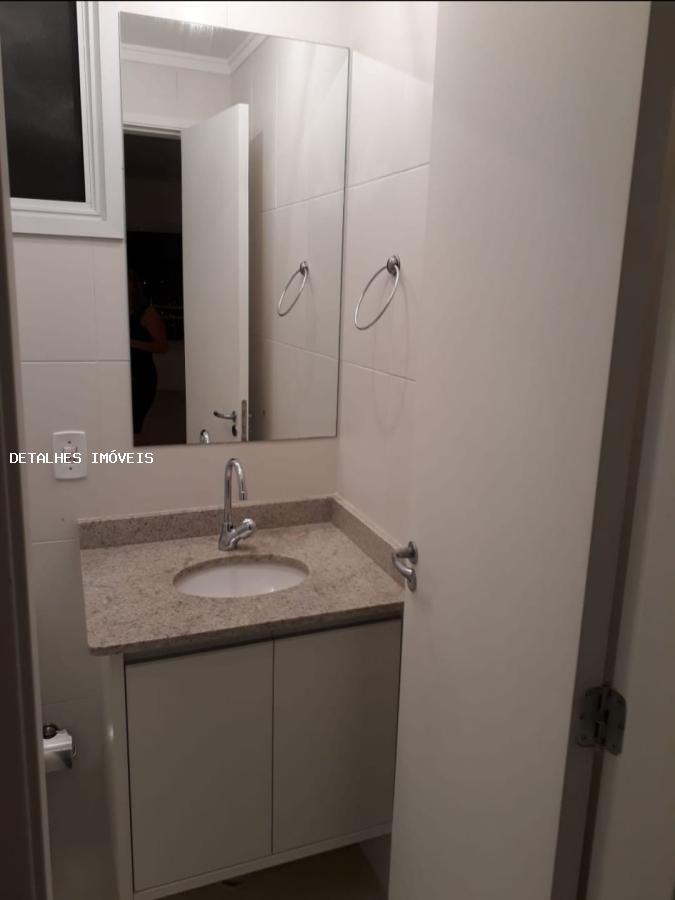 Apartamento para alugar com 2 quartos, 84m² - Foto 9