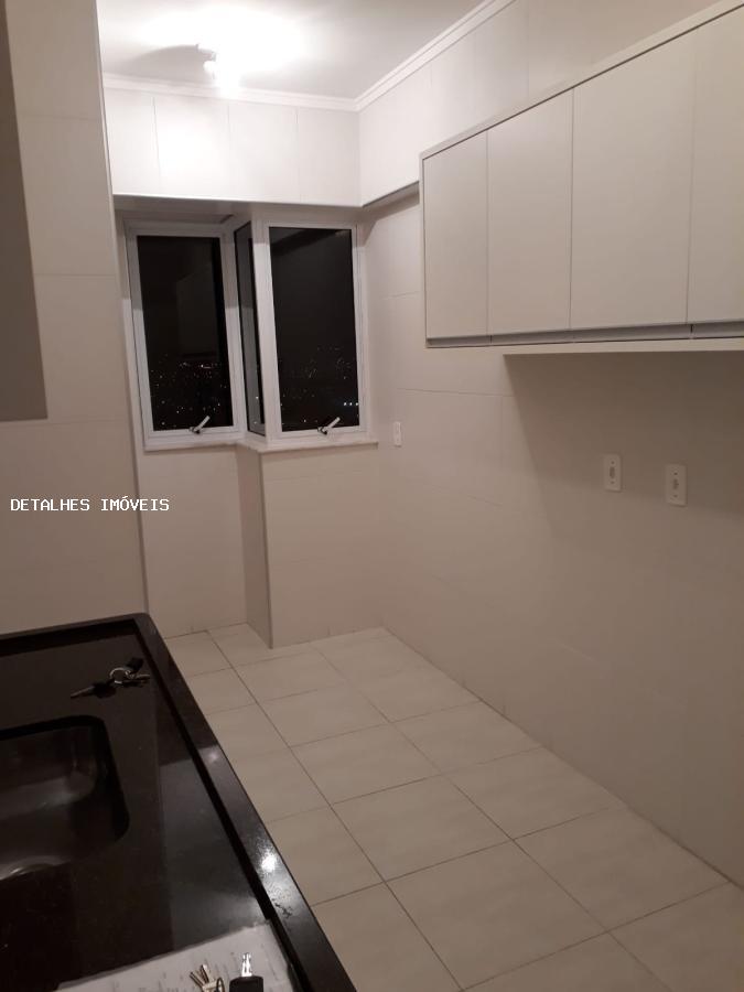 Apartamento para alugar com 2 quartos, 84m² - Foto 21