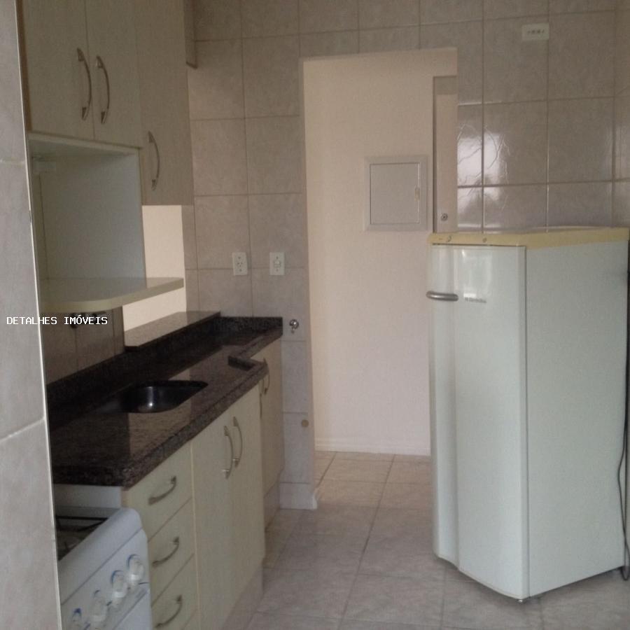 Apartamento para alugar com 1 quarto, 50m² - Foto 10