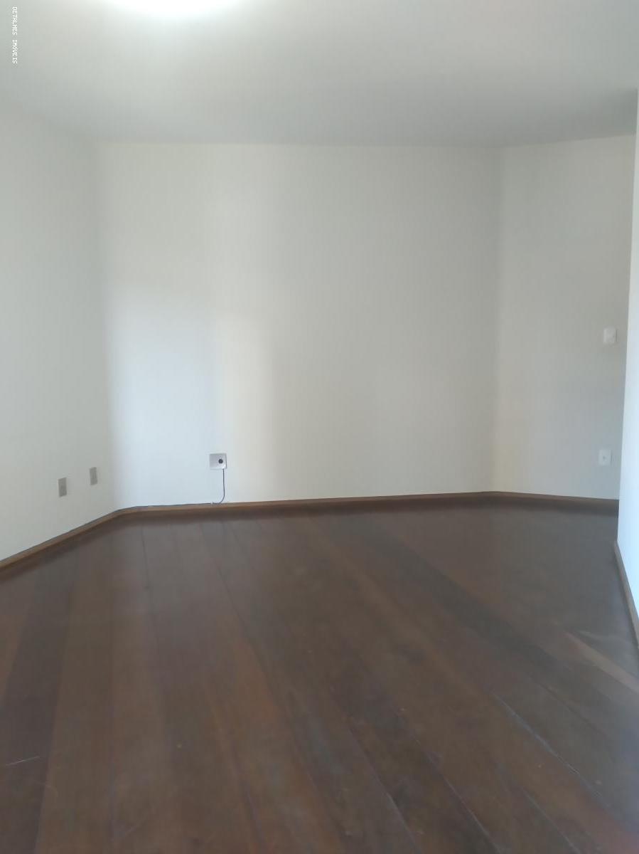 Apartamento para alugar com 4 quartos, 330m² - Foto 13