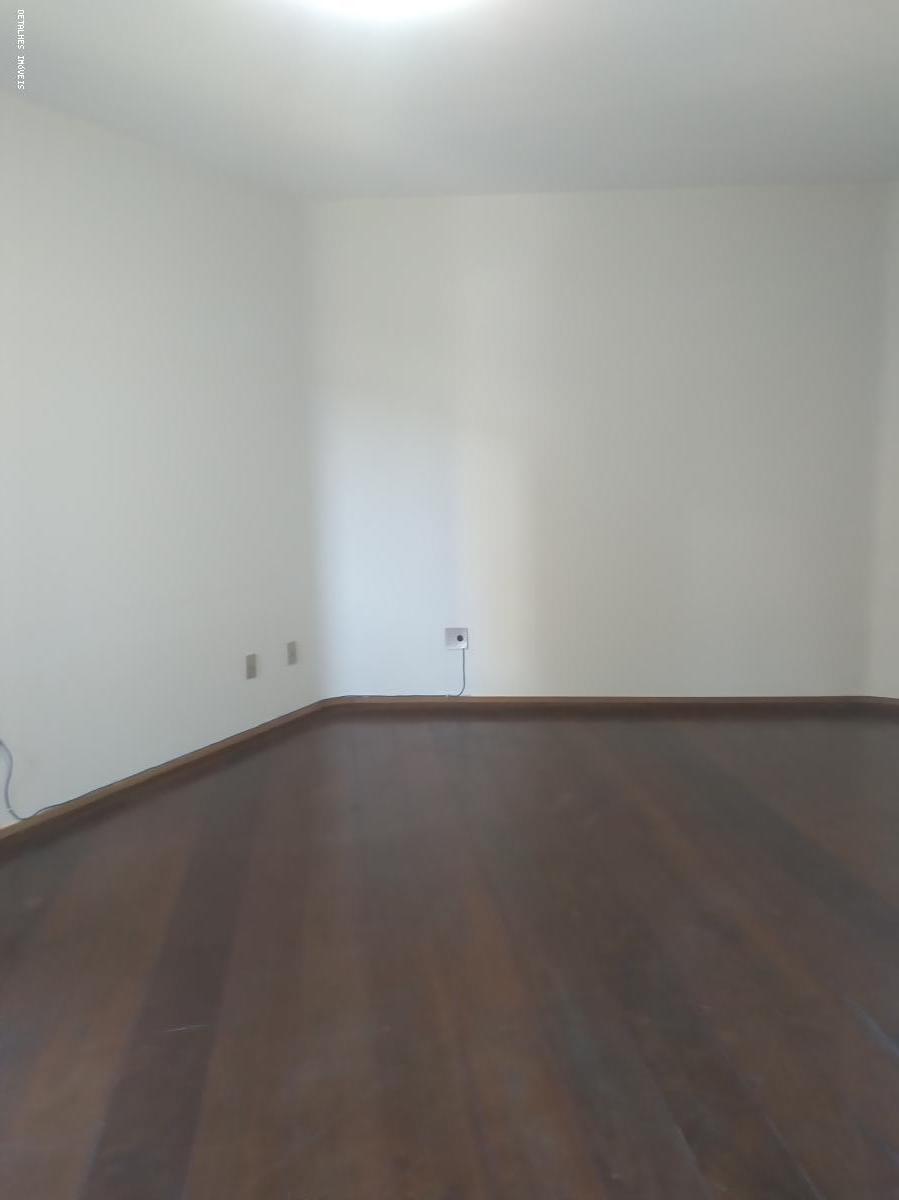 Apartamento para alugar com 4 quartos, 330m² - Foto 14