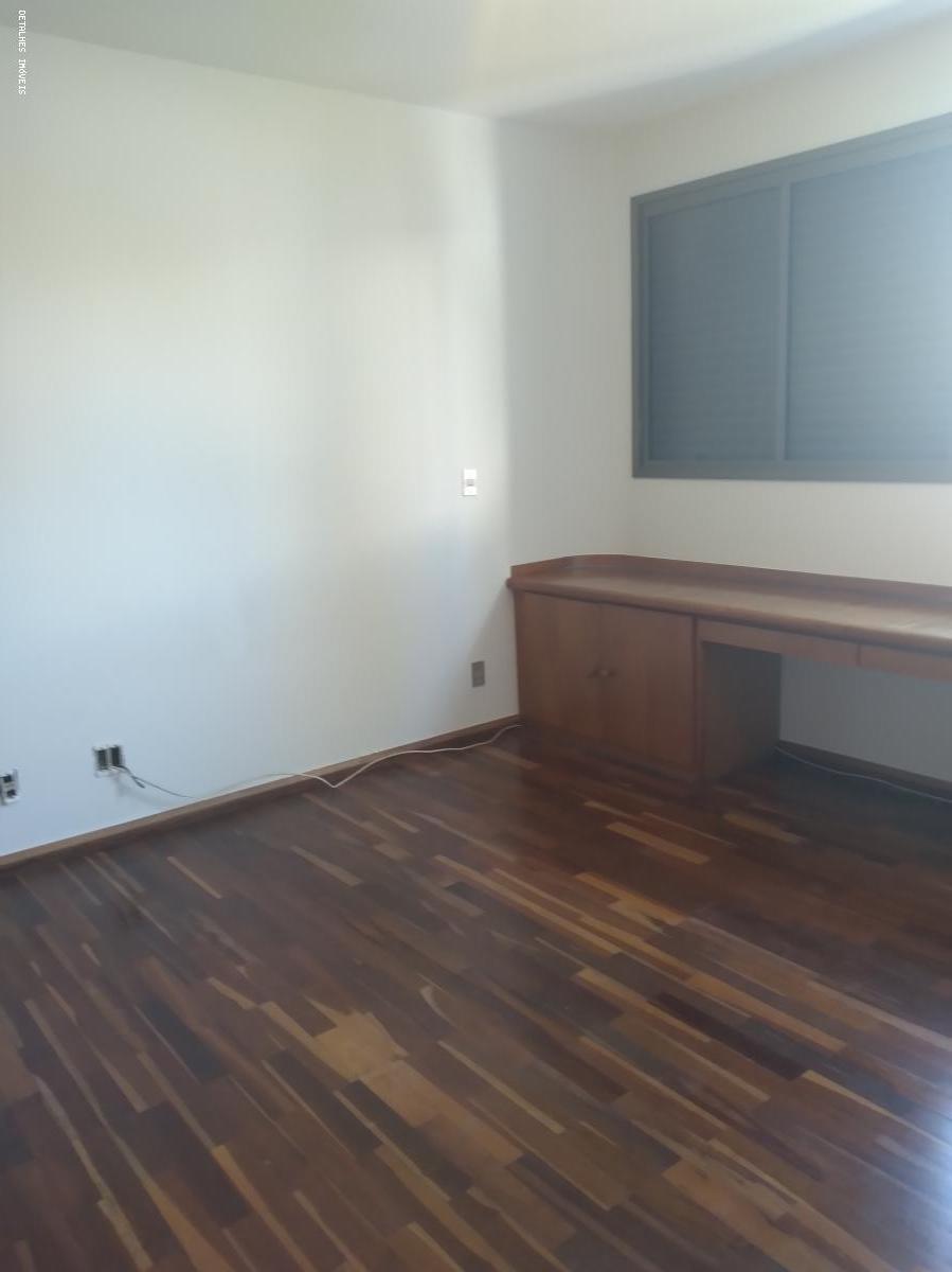 Apartamento para alugar com 4 quartos, 330m² - Foto 35