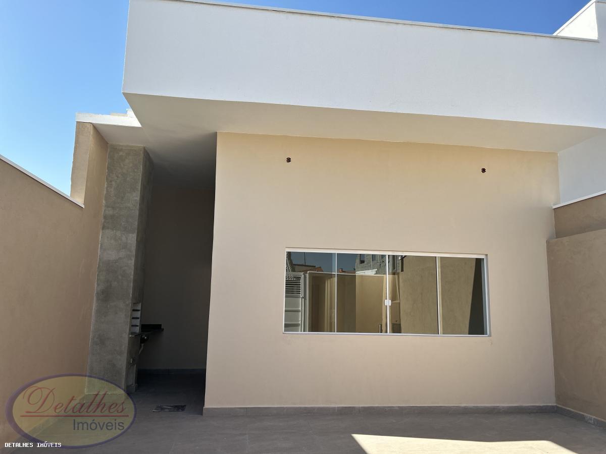 Casa à venda com 3 quartos, 93m² - Foto 4