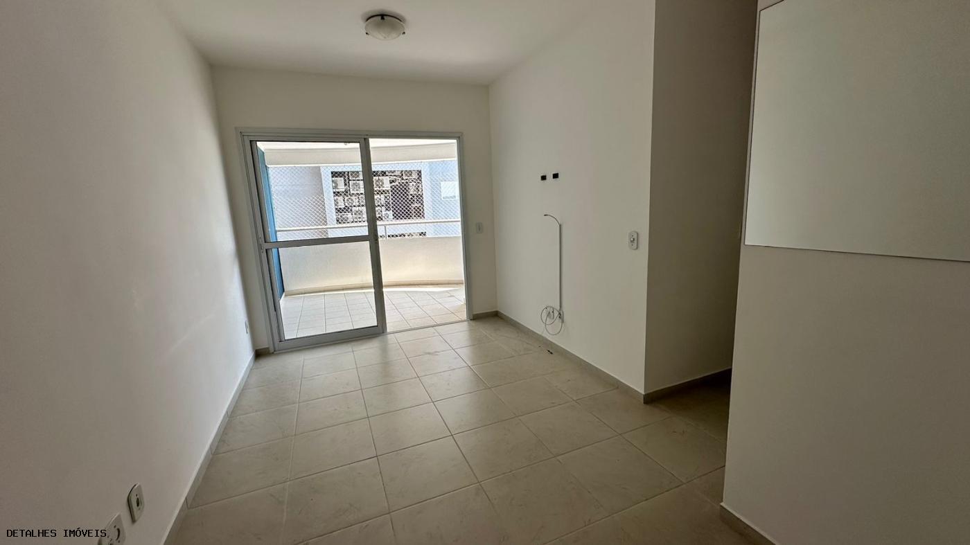 Apartamento para alugar com 2 quartos, 68m² - Foto 6