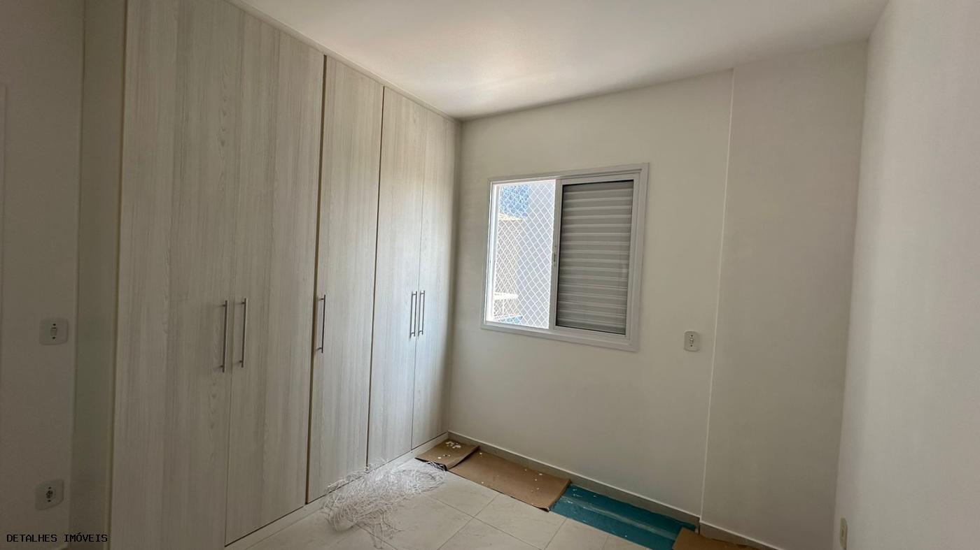 Apartamento para alugar com 2 quartos, 68m² - Foto 12