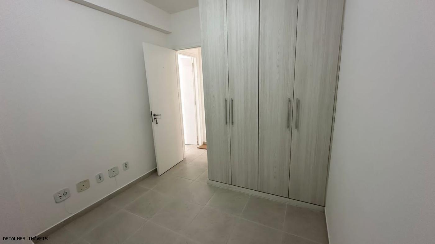 Apartamento para alugar com 2 quartos, 68m² - Foto 11