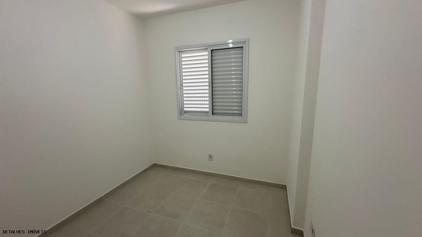 Apartamento para alugar com 2 quartos, 68m² - Foto 14