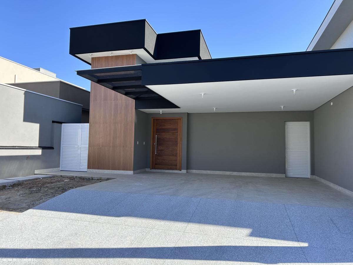 Casa de Condomínio à venda com 3 quartos, 260m² - Foto 1