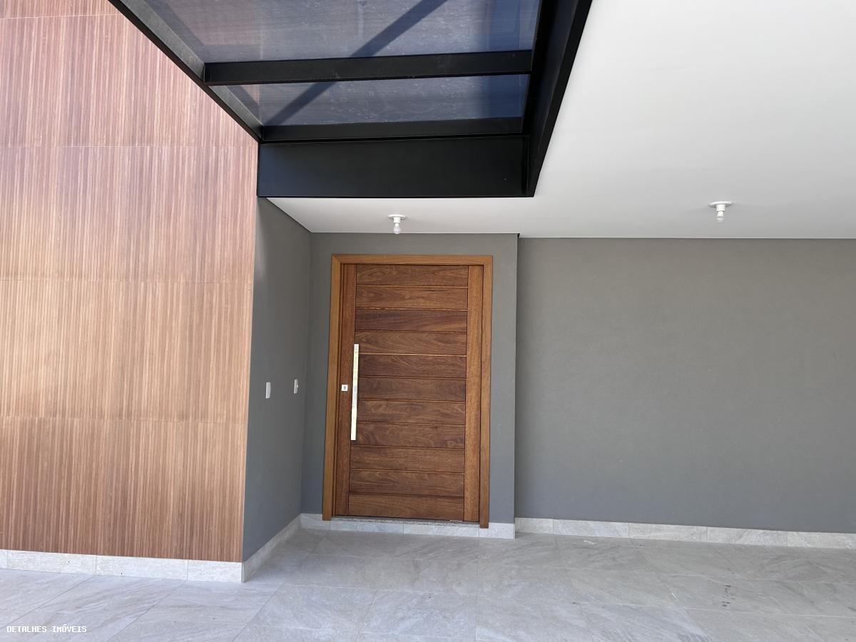 Casa de Condomínio à venda com 3 quartos, 260m² - Foto 2