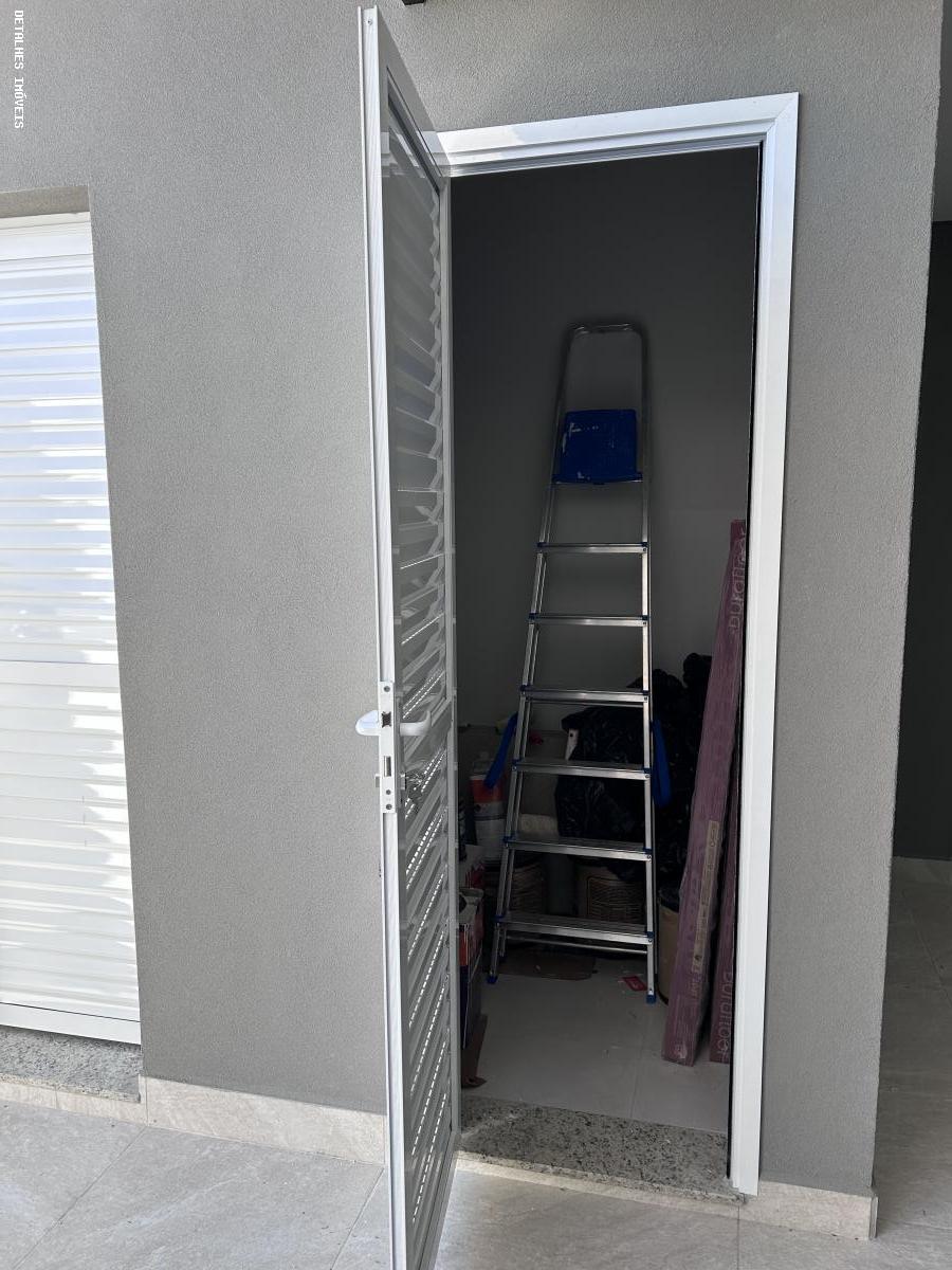 Casa de Condomínio à venda com 3 quartos, 260m² - Foto 6