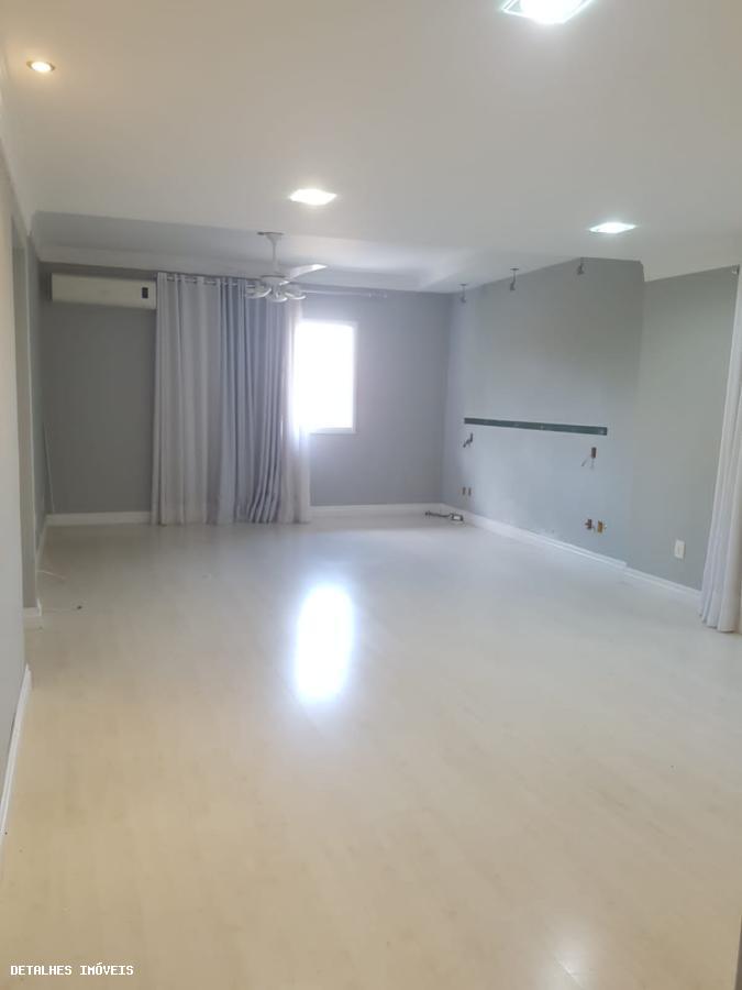 Casa à venda com 5 quartos, 330m² - Foto 17