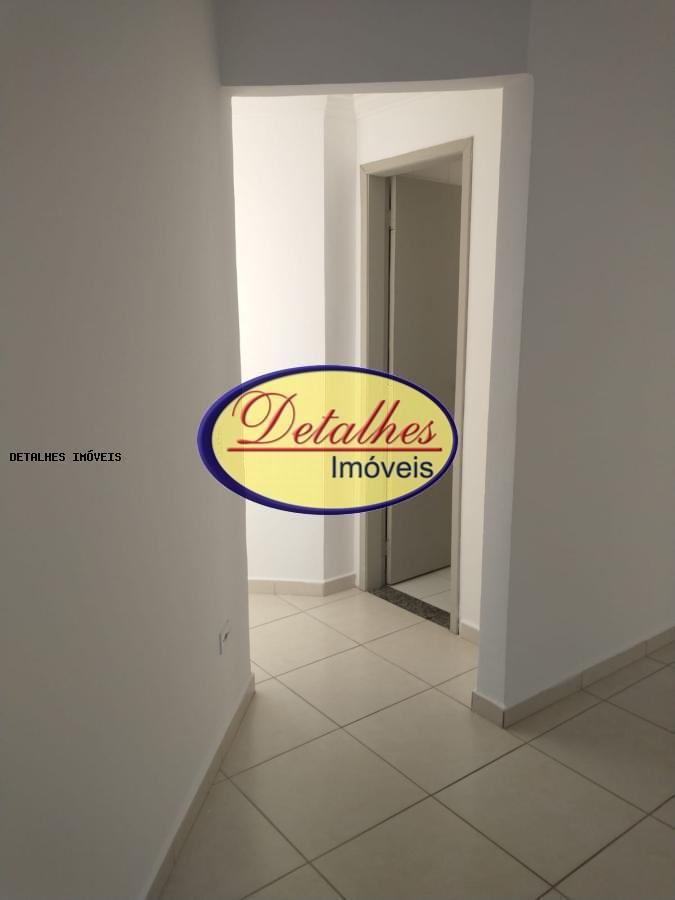 Apartamento para alugar com 4 quartos, 180m² - Foto 8