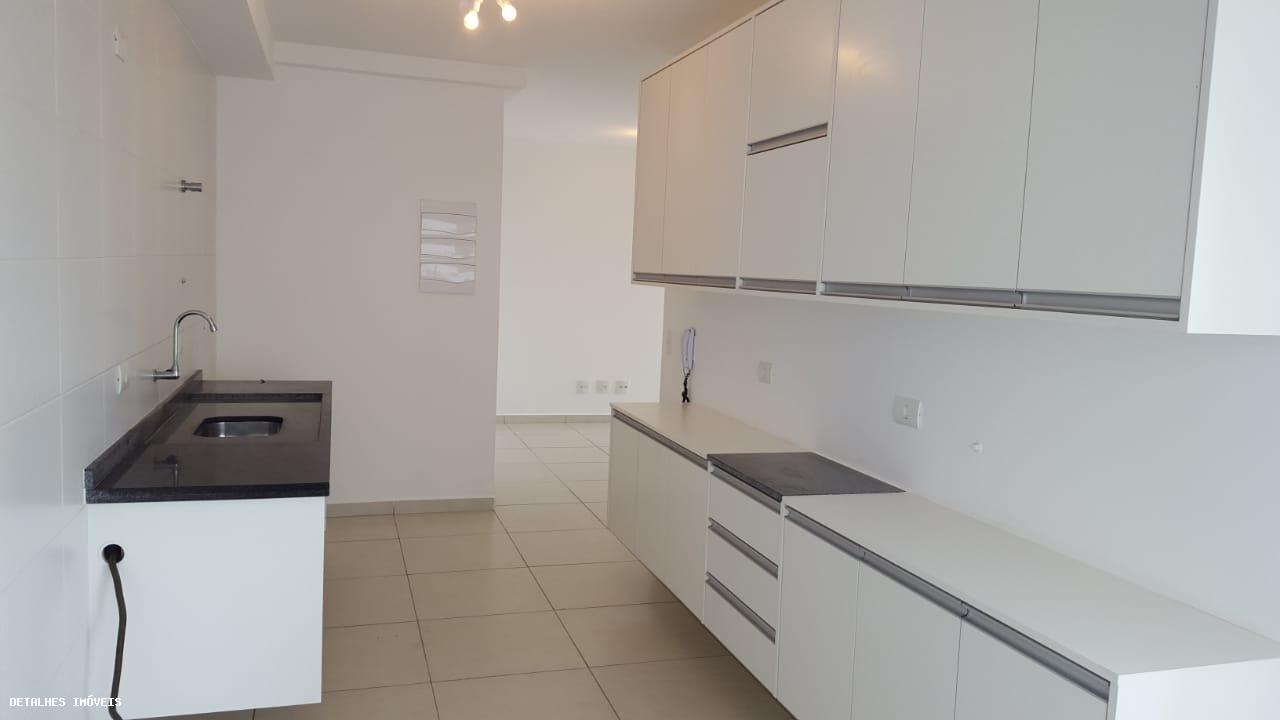 Apartamento para alugar com 2 quartos, 82m² - Foto 10