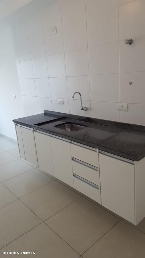 Apartamento para alugar com 2 quartos, 82m² - Foto 9