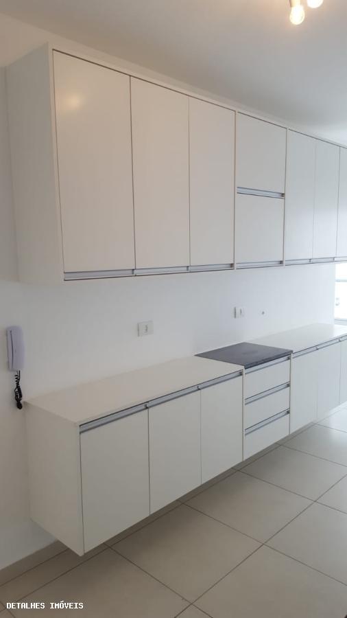 Apartamento para alugar com 2 quartos, 82m² - Foto 11