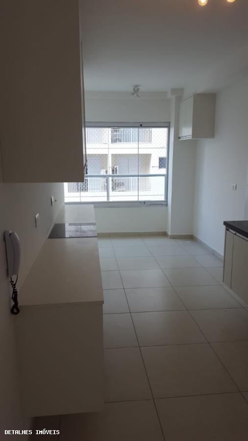 Apartamento para alugar com 2 quartos, 82m² - Foto 12