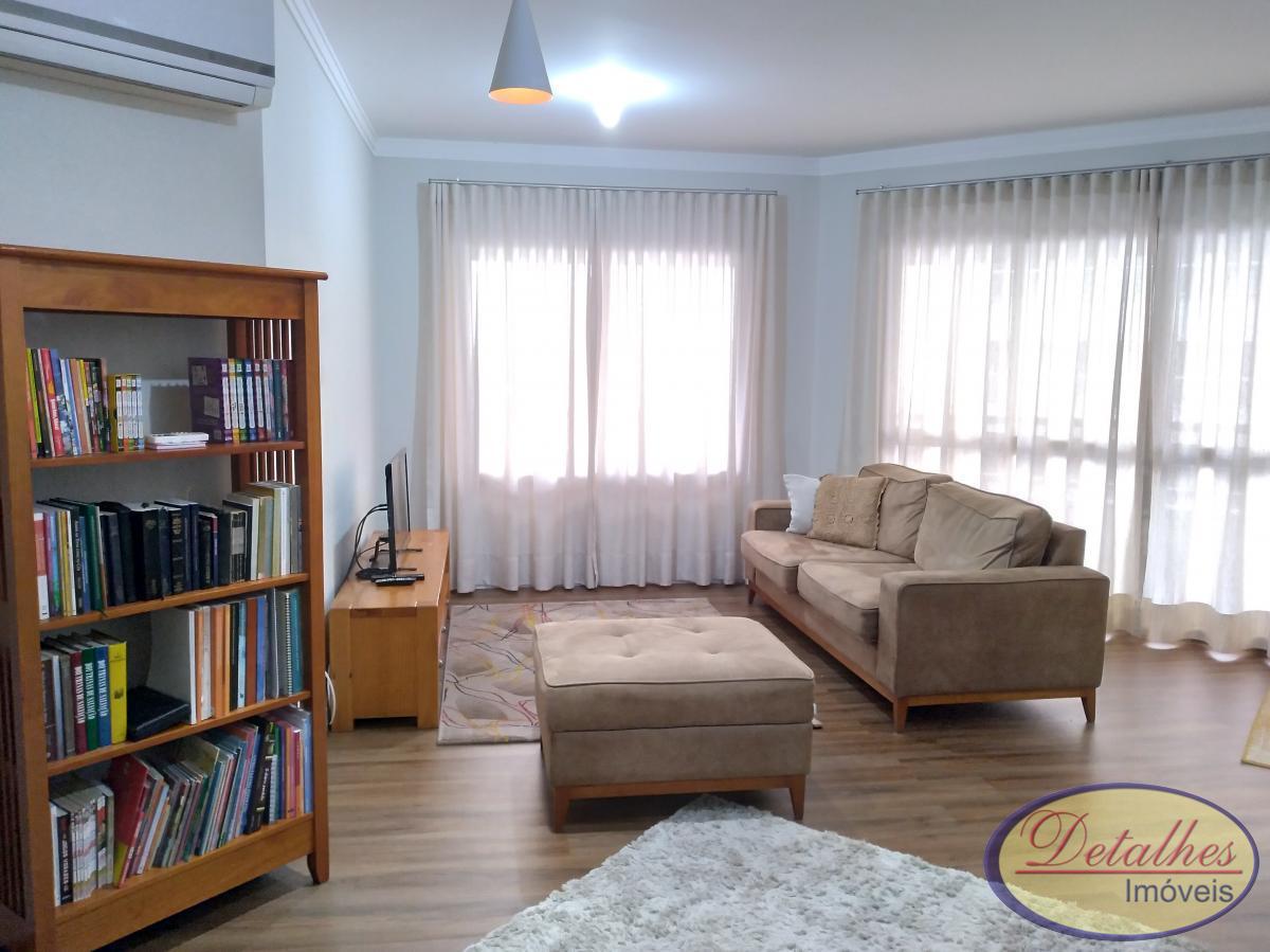 Apartamento à venda com 4 quartos, 220m² - Foto 1